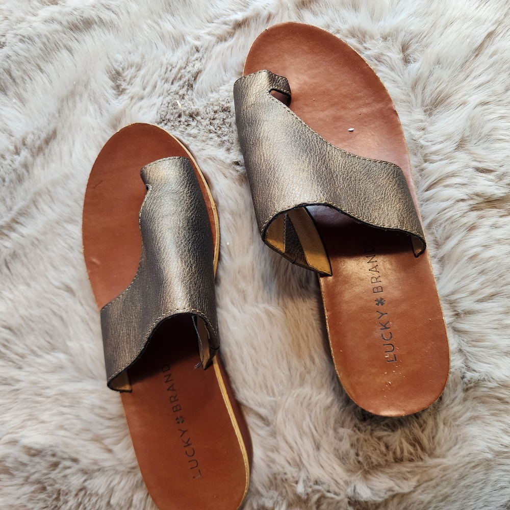 Lucky Brand Women's Bronze Sandals Size 6.5  Gently Worn